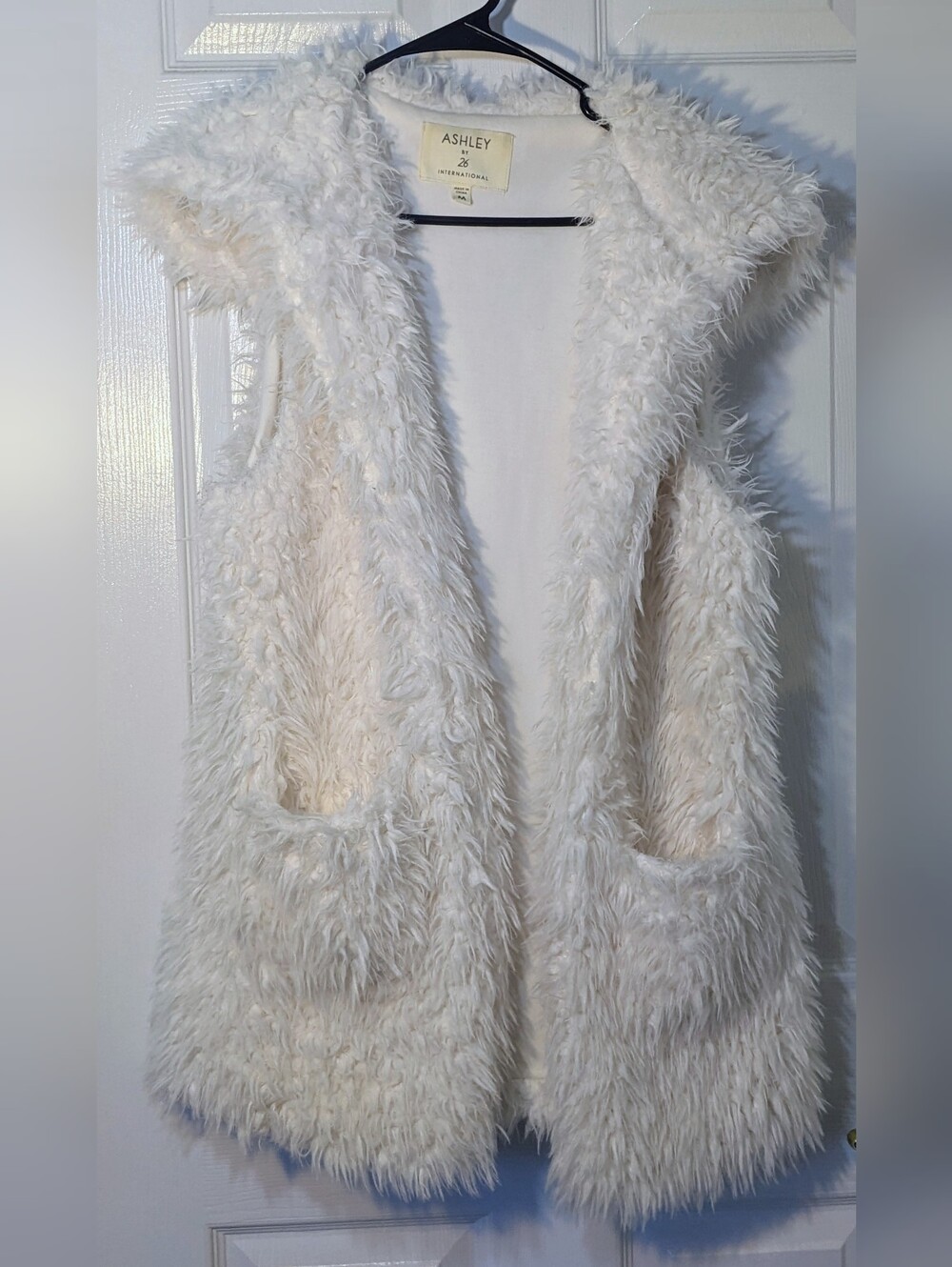Ashley By 26 International Cream Faux Fur Hooded Vest With Front Pockets